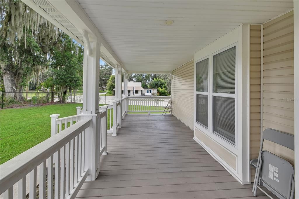For Sale: $548,000 (5 beds, 3 baths, 2024 Square Feet)