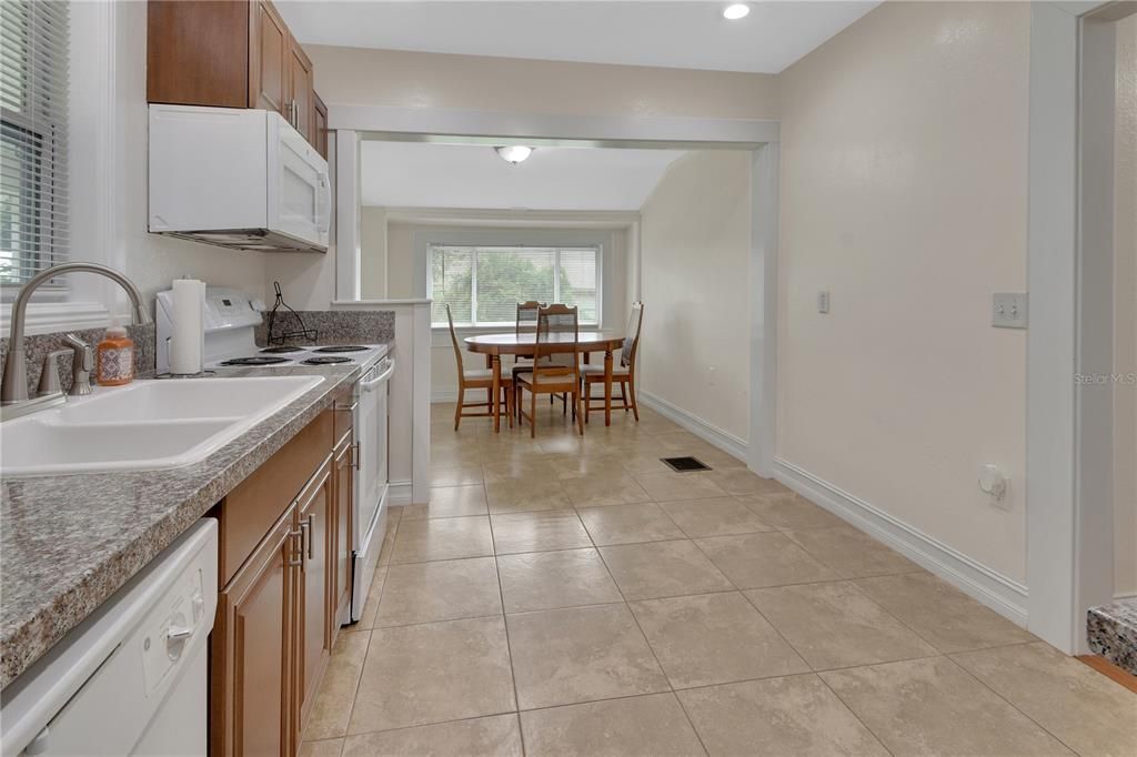 For Sale: $548,000 (5 beds, 3 baths, 2024 Square Feet)