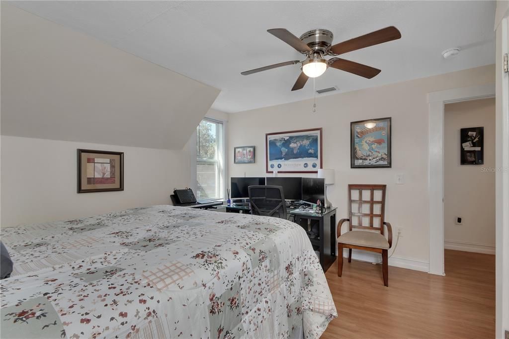 For Sale: $548,000 (5 beds, 3 baths, 2024 Square Feet)