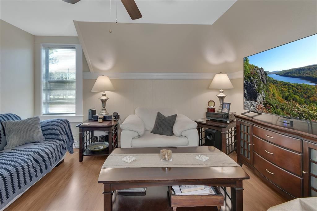 For Sale: $548,000 (5 beds, 3 baths, 2024 Square Feet)