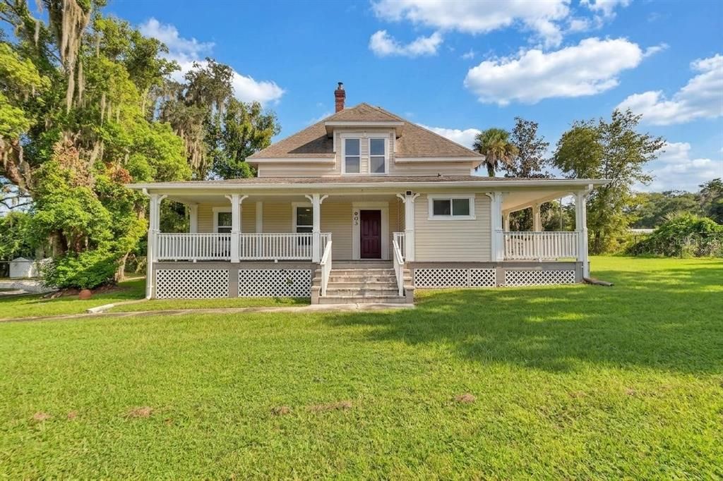 For Sale: $548,000 (5 beds, 3 baths, 2024 Square Feet)