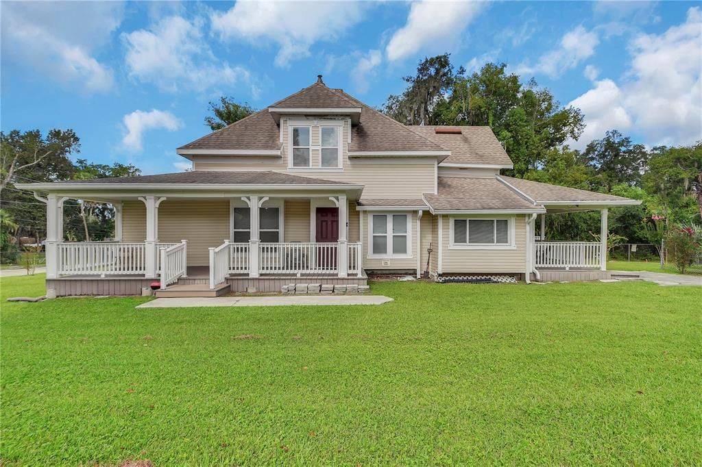 For Sale: $548,000 (5 beds, 3 baths, 2024 Square Feet)