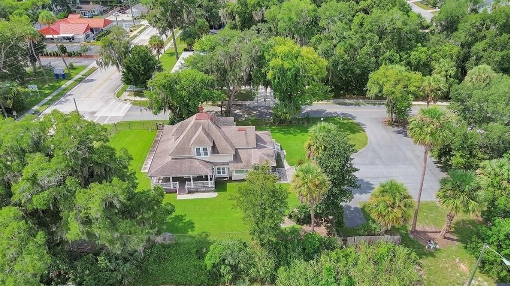 For Sale: $548,000 (5 beds, 3 baths, 2024 Square Feet)