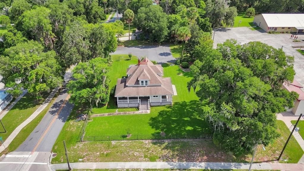 For Sale: $548,000 (5 beds, 3 baths, 2024 Square Feet)