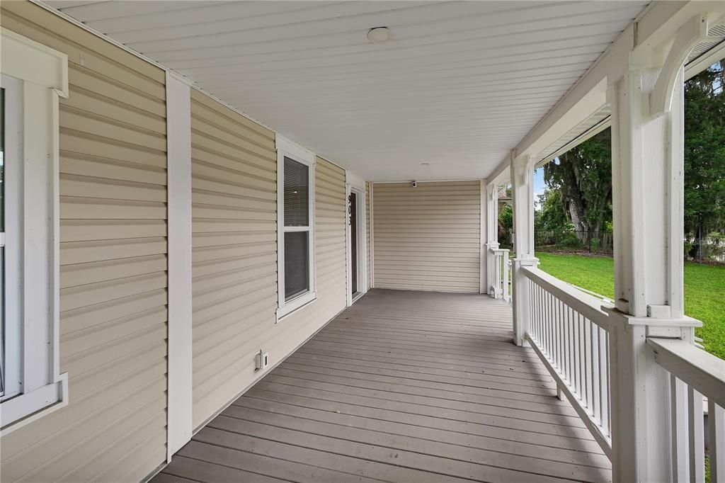 For Sale: $548,000 (5 beds, 3 baths, 2024 Square Feet)
