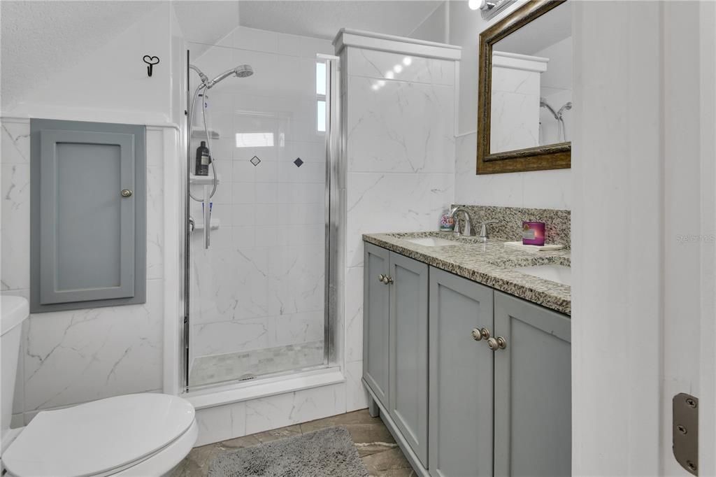 For Sale: $548,000 (5 beds, 3 baths, 2024 Square Feet)