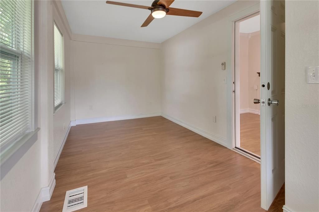 For Sale: $548,000 (5 beds, 3 baths, 2024 Square Feet)