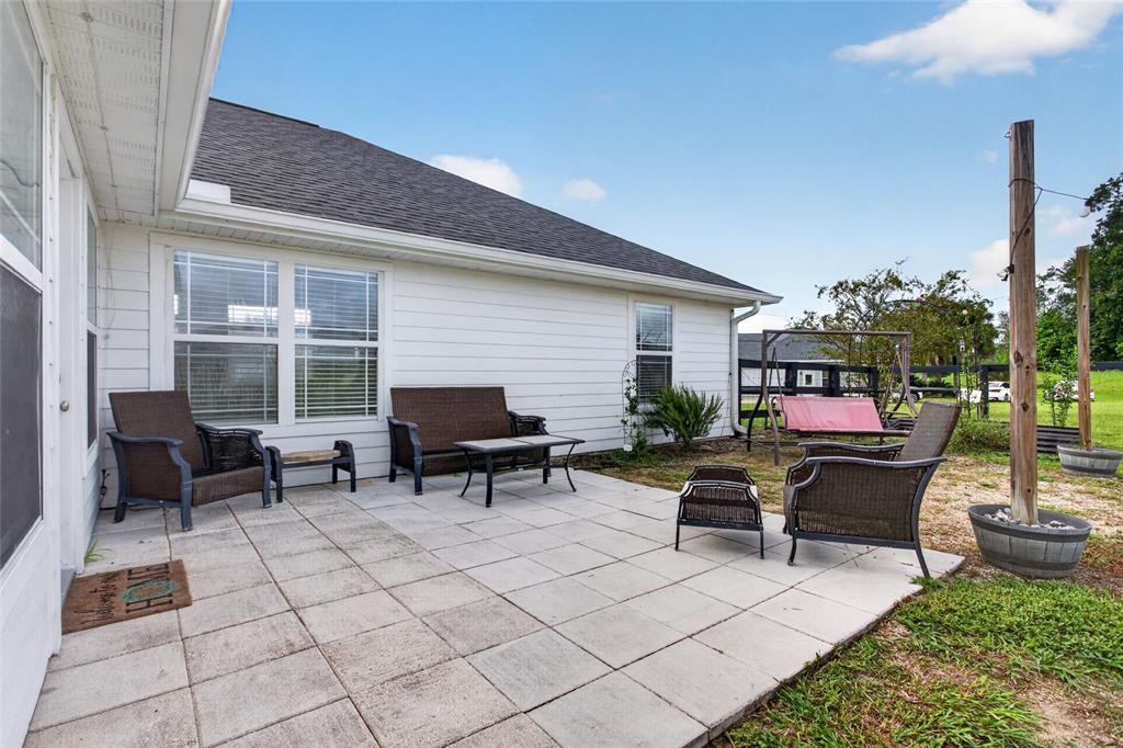 For Sale: $449,500 (3 beds, 2 baths, 1910 Square Feet)