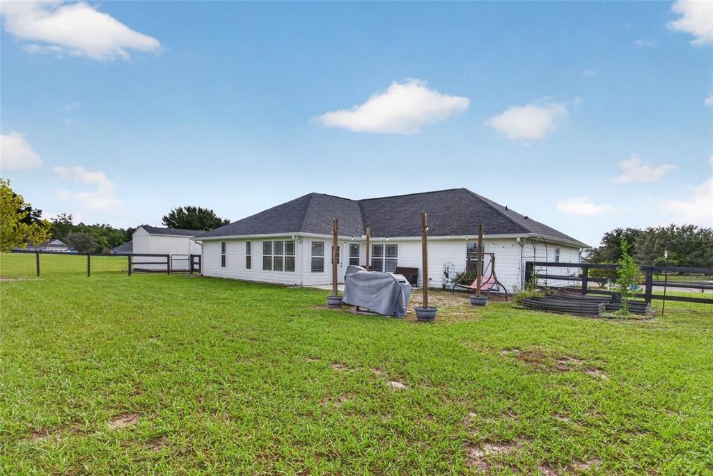 For Sale: $449,500 (3 beds, 2 baths, 1910 Square Feet)