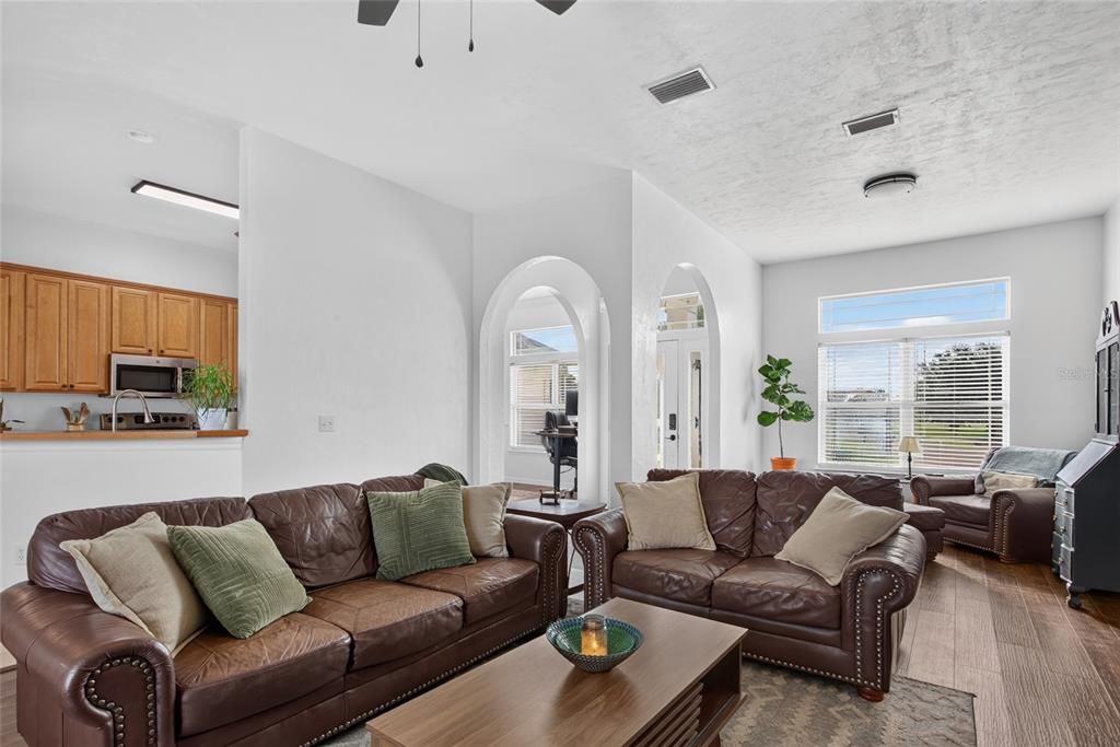 For Sale: $449,500 (3 beds, 2 baths, 1910 Square Feet)