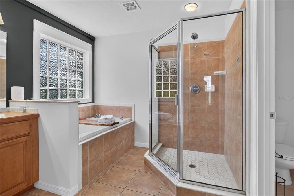 For Sale: $449,500 (3 beds, 2 baths, 1910 Square Feet)