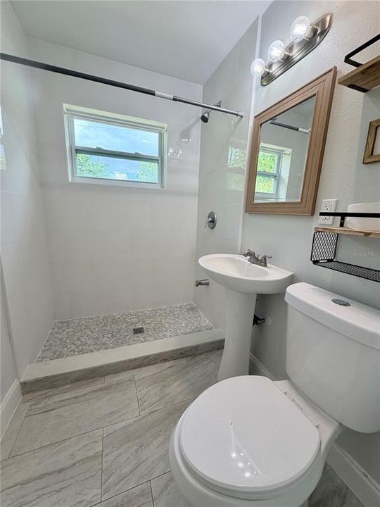 For Rent: $1,900 (3 beds, 1 baths, 1150 Square Feet)