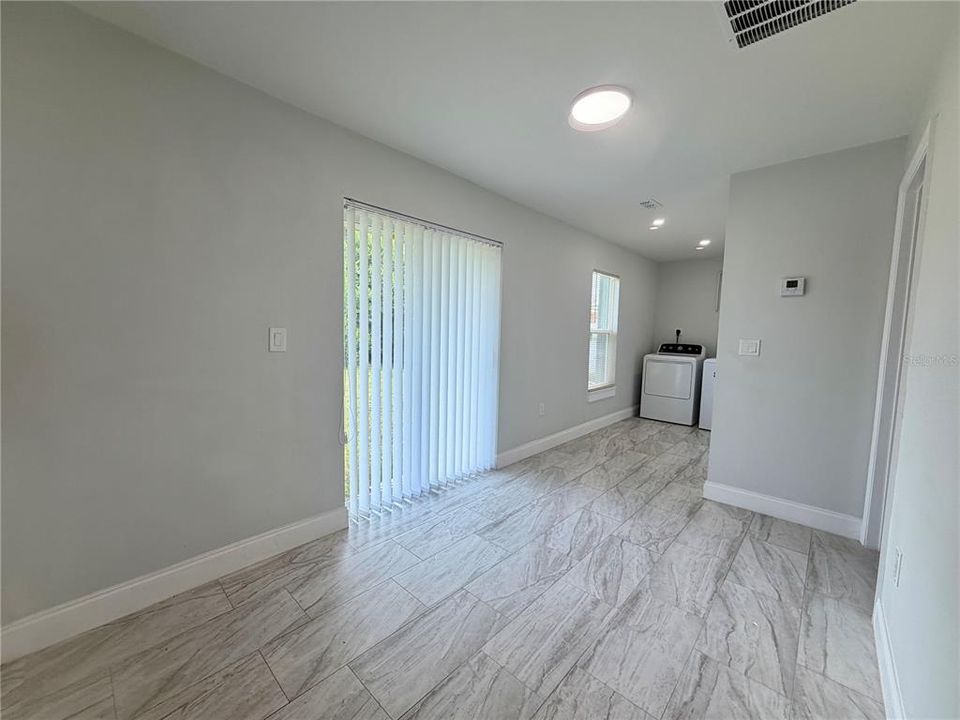 For Rent: $1,900 (3 beds, 1 baths, 1150 Square Feet)