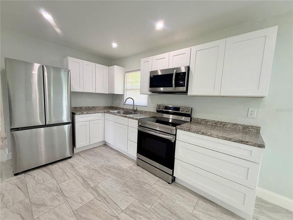 For Rent: $1,900 (3 beds, 1 baths, 1150 Square Feet)