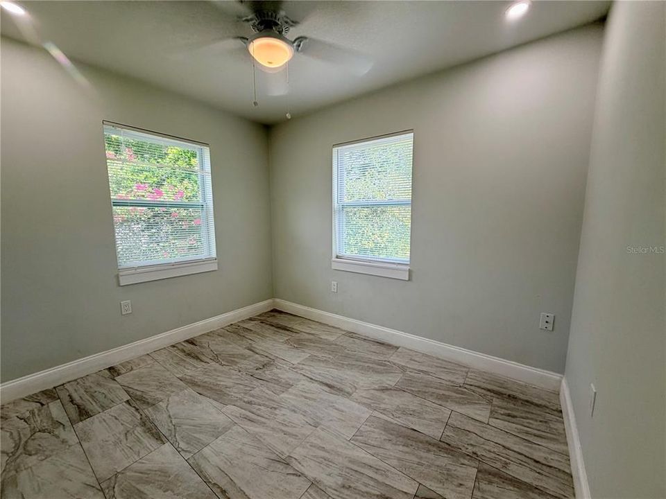 For Rent: $1,900 (3 beds, 1 baths, 1150 Square Feet)