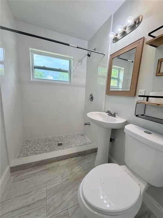 For Rent: $1,900 (3 beds, 1 baths, 1150 Square Feet)