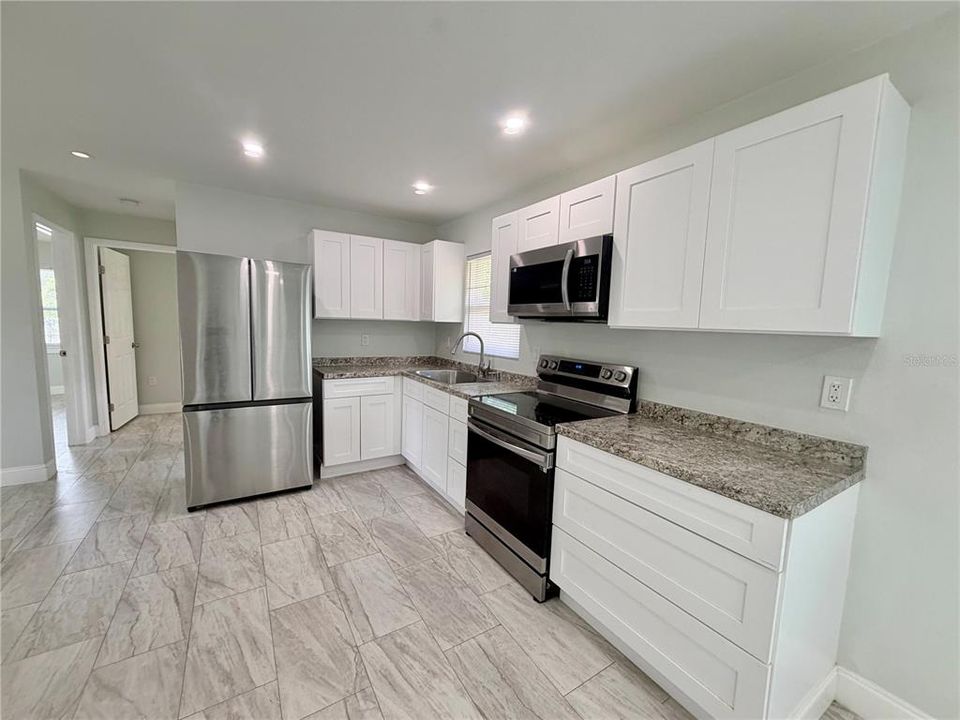 For Rent: $1,900 (3 beds, 1 baths, 1150 Square Feet)