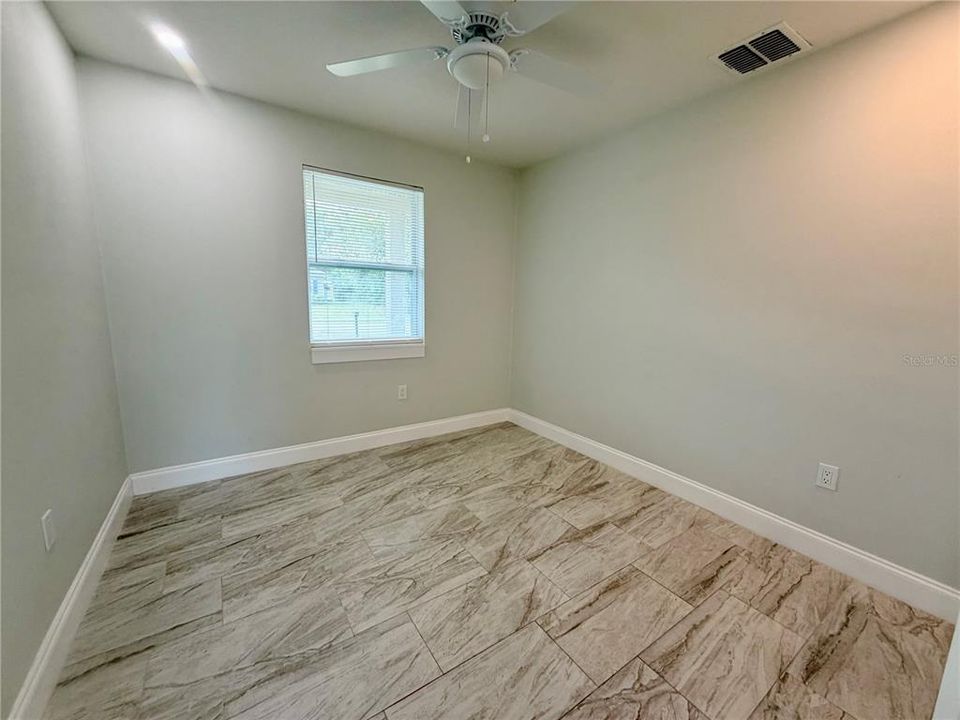 For Rent: $1,900 (3 beds, 1 baths, 1150 Square Feet)