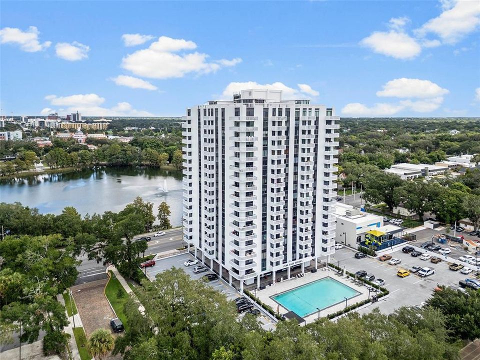 For Sale: $229,900 (1 beds, 2 baths, 1109 Square Feet)