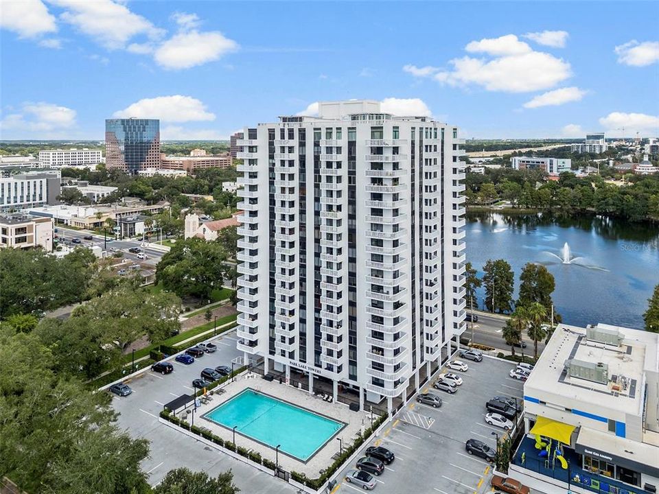 For Sale: $229,900 (1 beds, 2 baths, 1109 Square Feet)