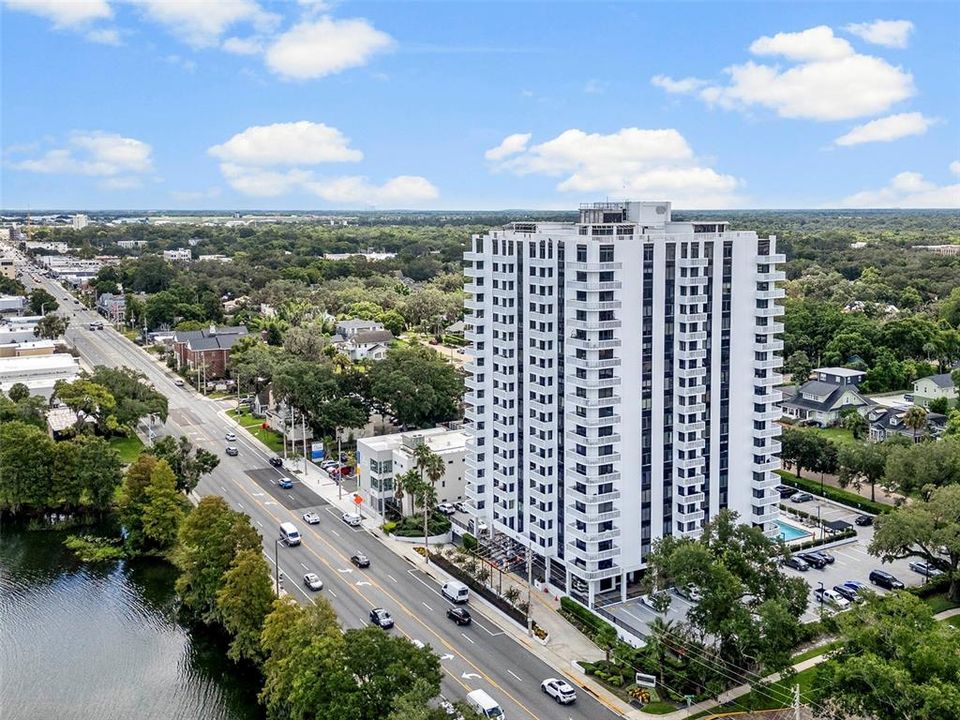 For Sale: $229,900 (1 beds, 2 baths, 1109 Square Feet)