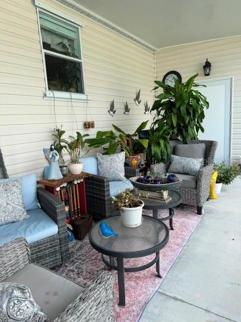 For Sale: $349,000 (2 beds, 2 baths, 1068 Square Feet)
