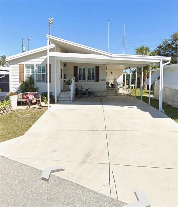 For Sale: $349,000 (2 beds, 2 baths, 1068 Square Feet)