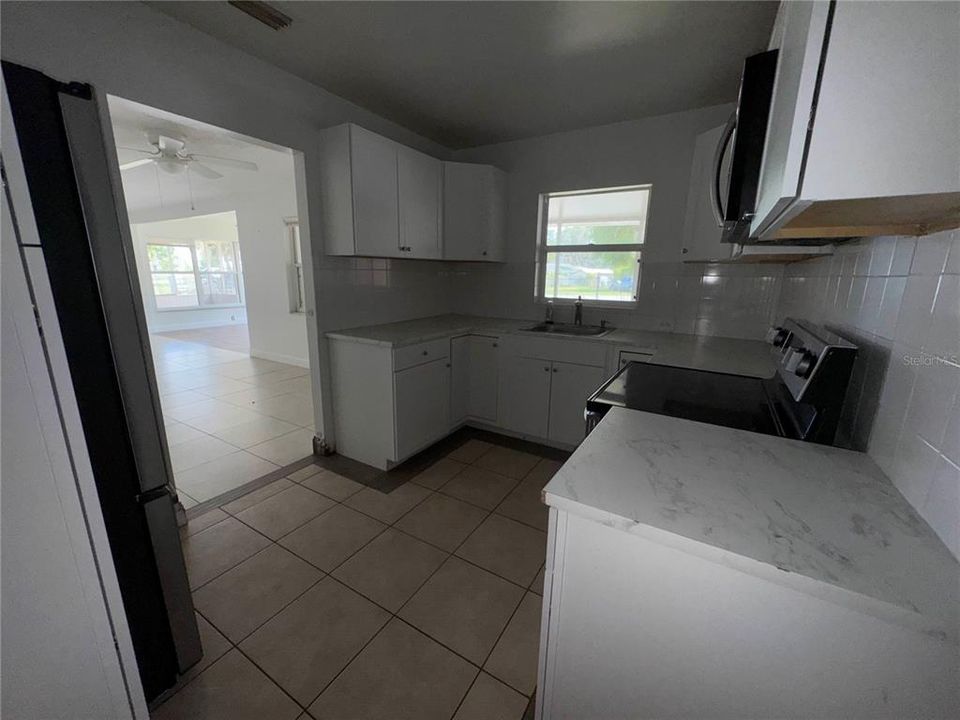 For Rent: $1,600 (3 beds, 2 baths, 1258 Square Feet)