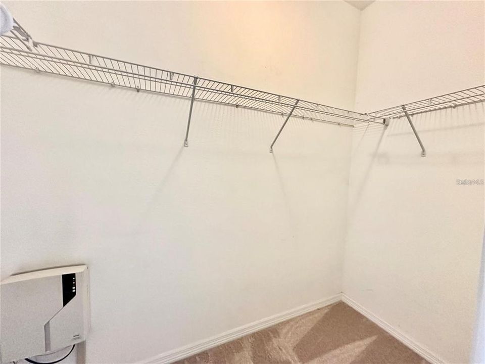For Sale: $350,000 (3 beds, 2 baths, 1637 Square Feet)