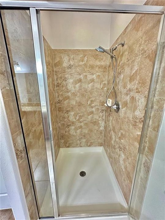 For Sale: $350,000 (3 beds, 2 baths, 1637 Square Feet)