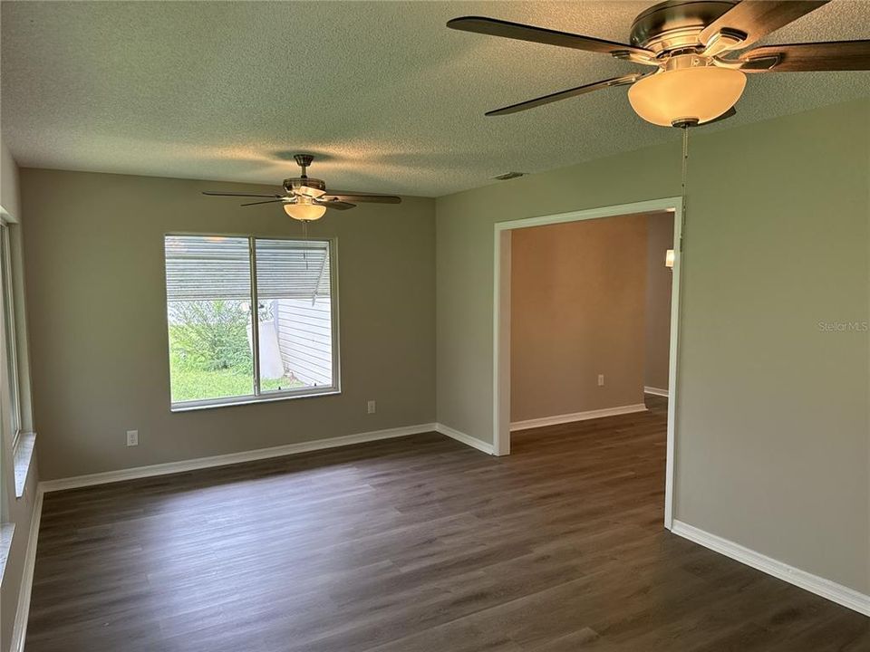 For Sale: $210,000 (2 beds, 2 baths, 1008 Square Feet)