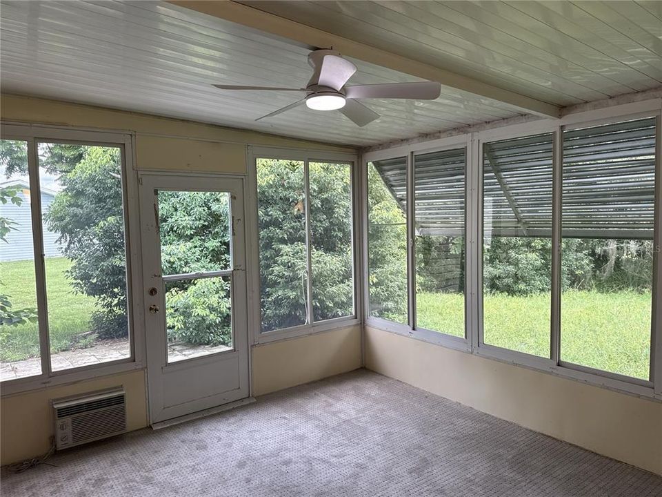 For Sale: $210,000 (2 beds, 2 baths, 1008 Square Feet)