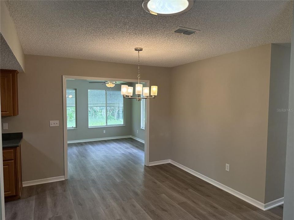 For Sale: $210,000 (2 beds, 2 baths, 1008 Square Feet)