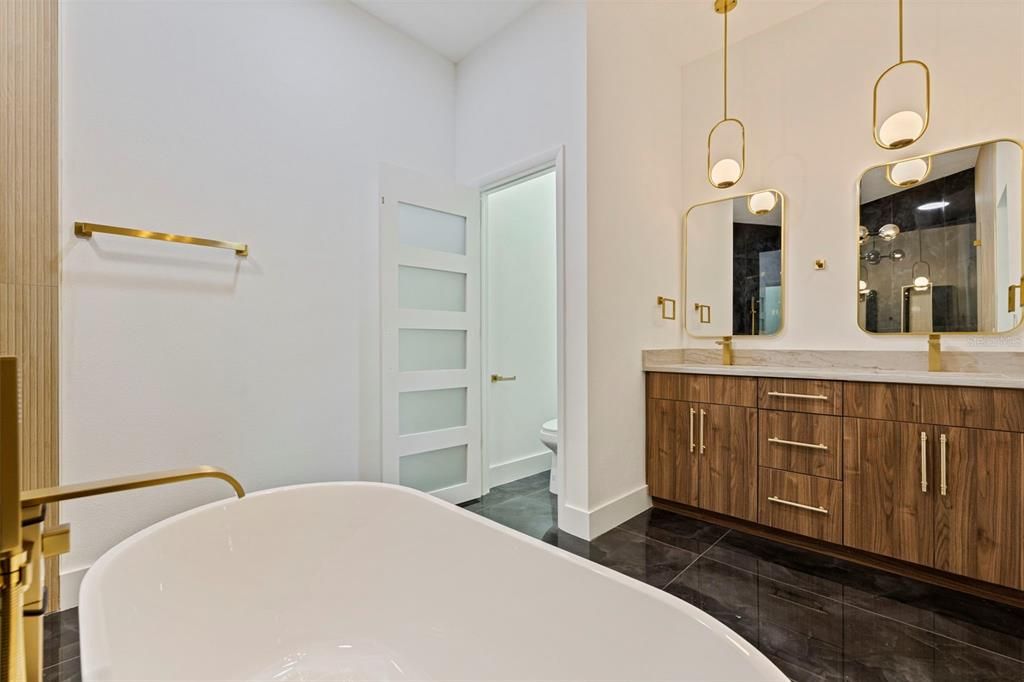 For Sale: $799,000 (4 beds, 2 baths, 2248 Square Feet)