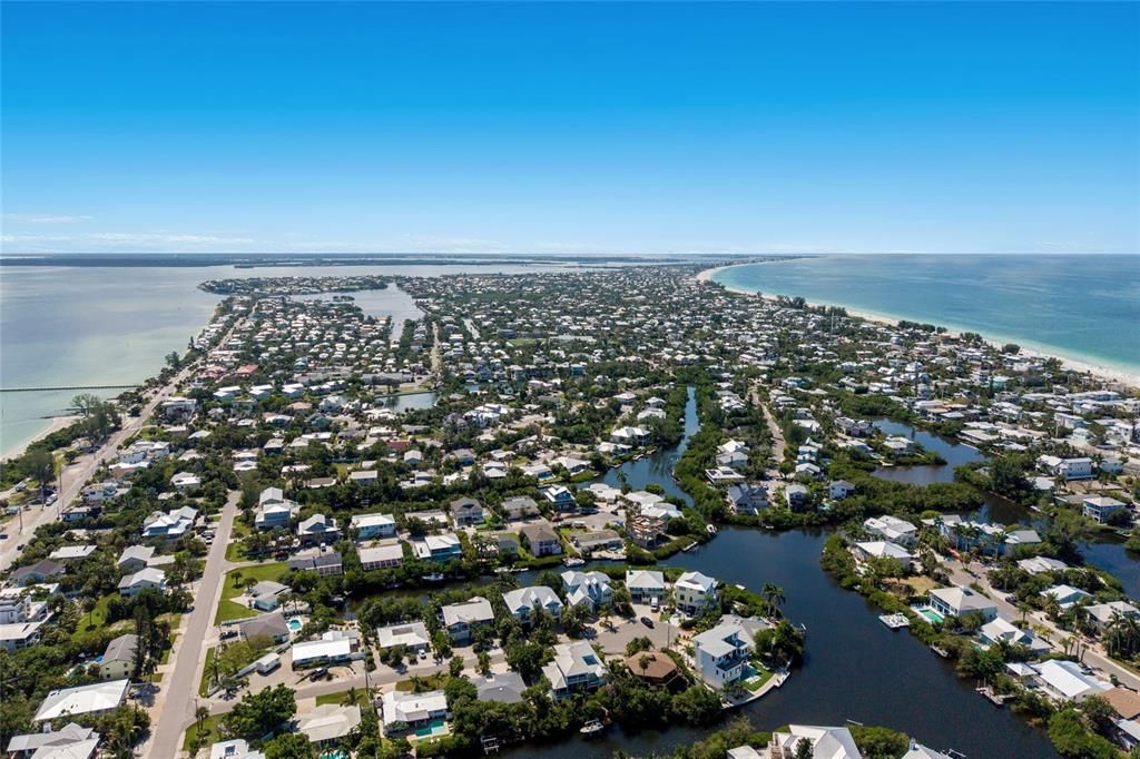 En Venta: $1,175,000 (0.17 acres)