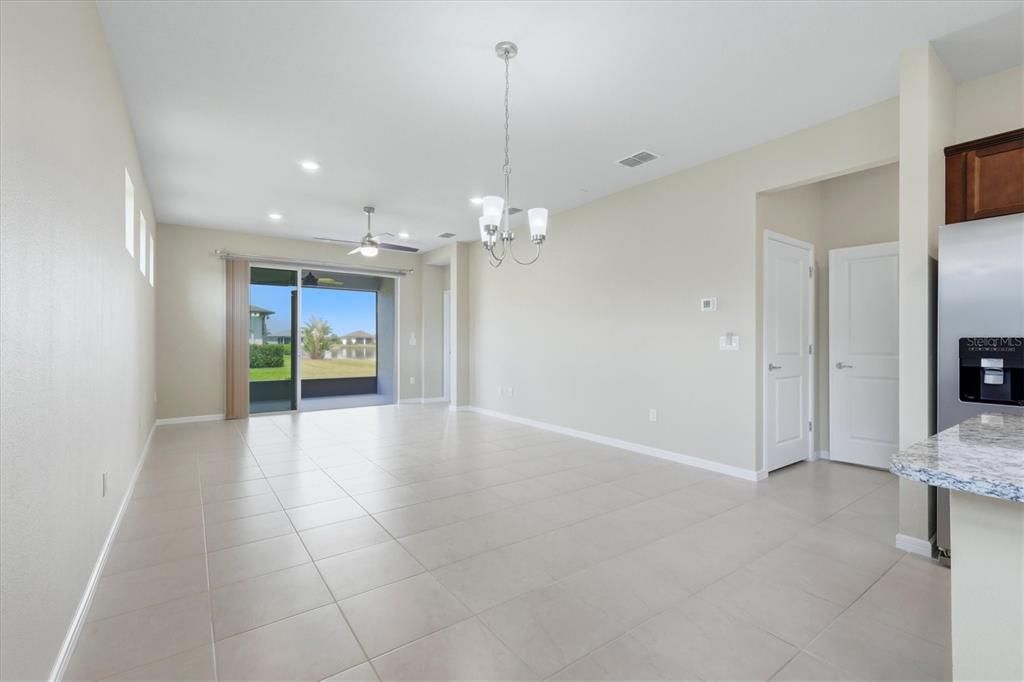 For Sale: $389,000 (2 beds, 2 baths, 1648 Square Feet)