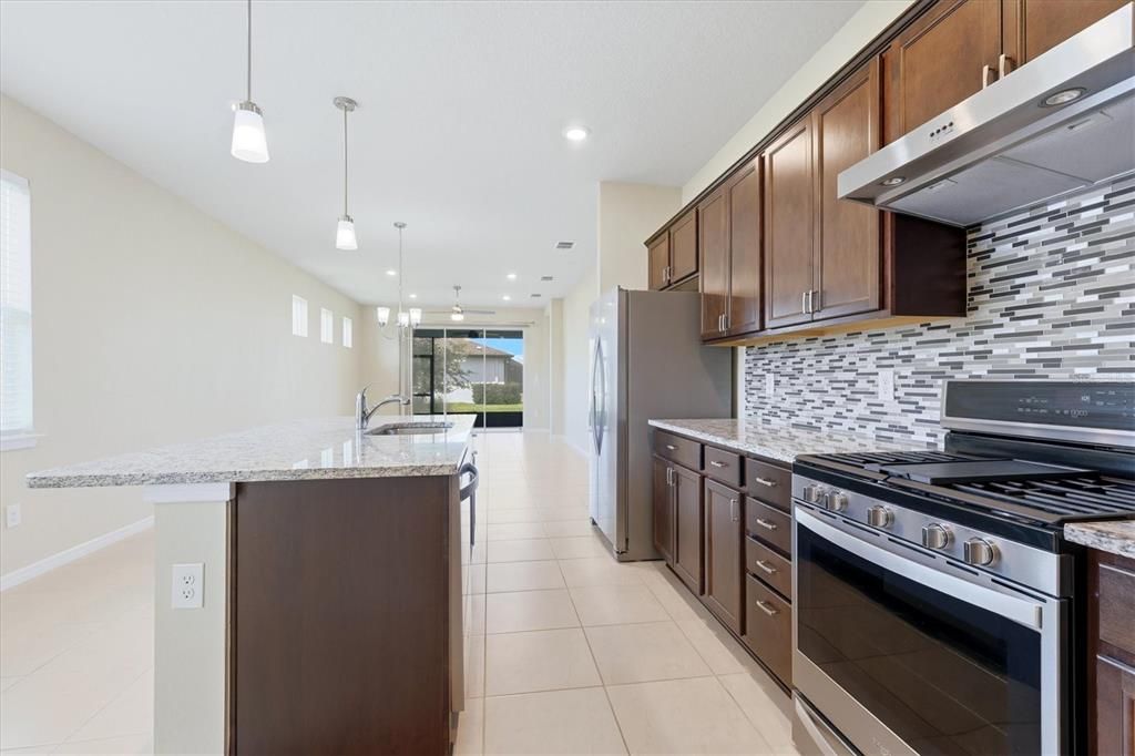 For Sale: $389,000 (2 beds, 2 baths, 1648 Square Feet)