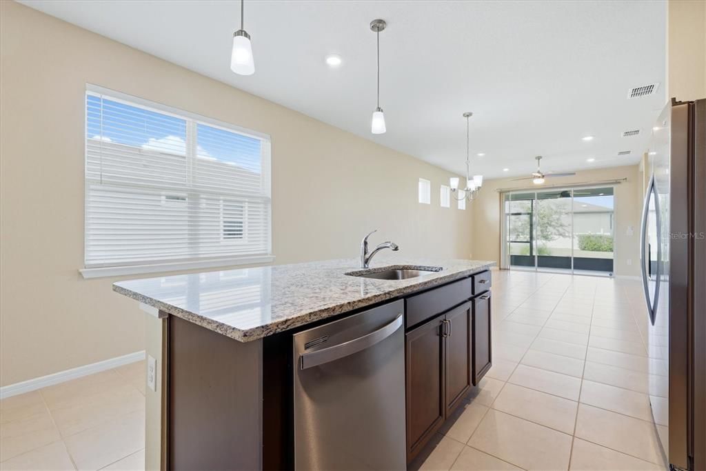 For Sale: $389,000 (2 beds, 2 baths, 1648 Square Feet)