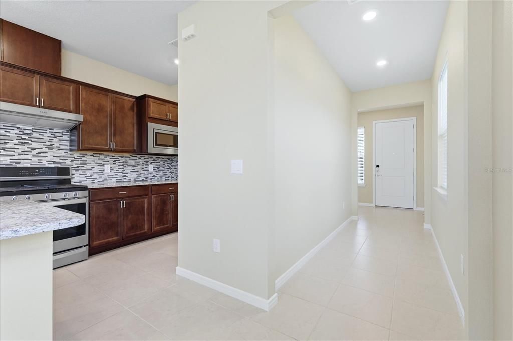 For Sale: $389,000 (2 beds, 2 baths, 1648 Square Feet)