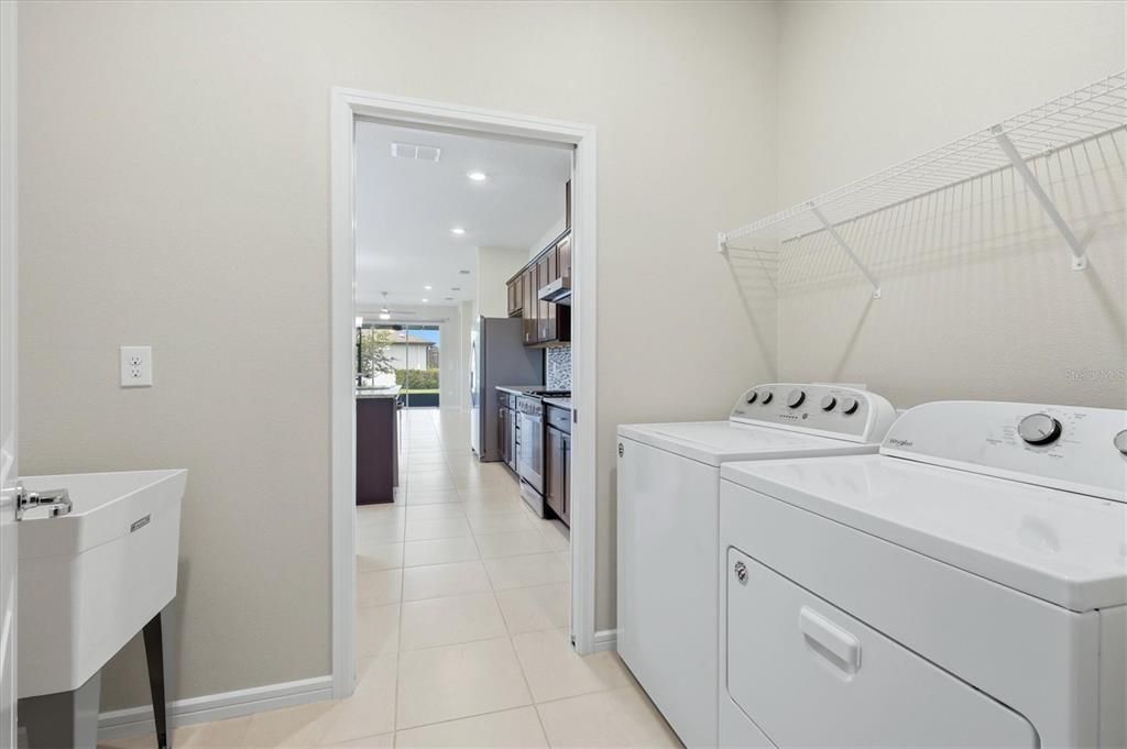 For Sale: $389,000 (2 beds, 2 baths, 1648 Square Feet)