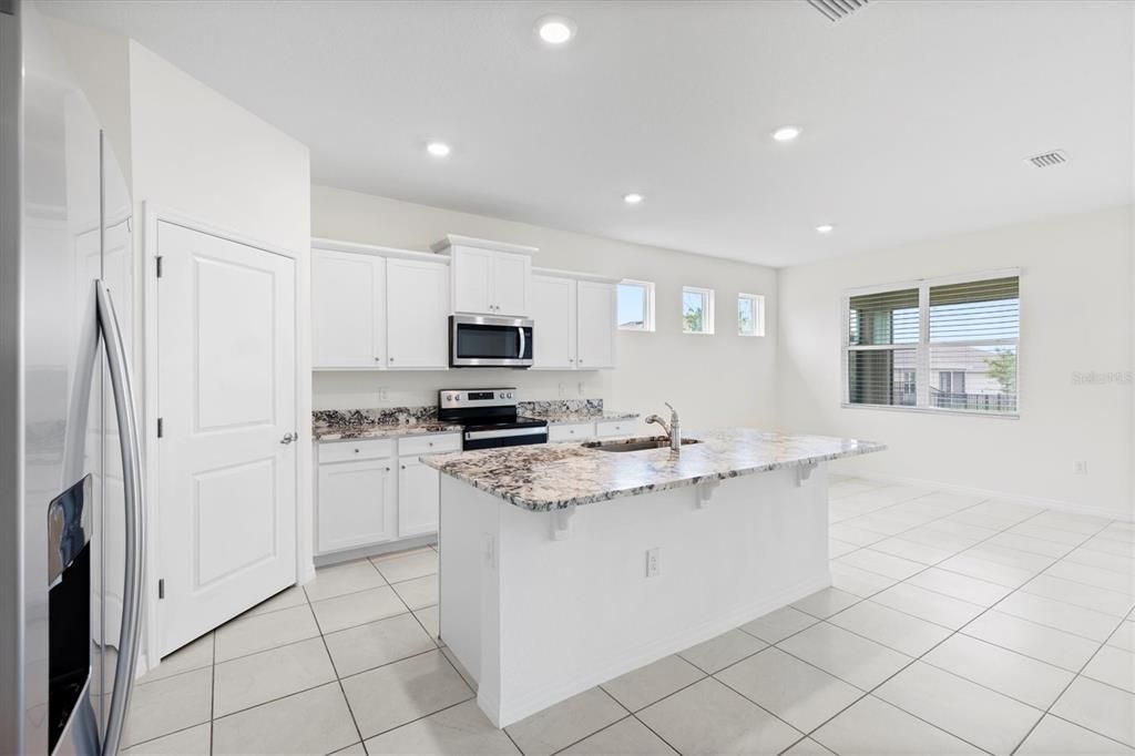 For Rent: $2,500 (4 beds, 2 baths, 2031 Square Feet)