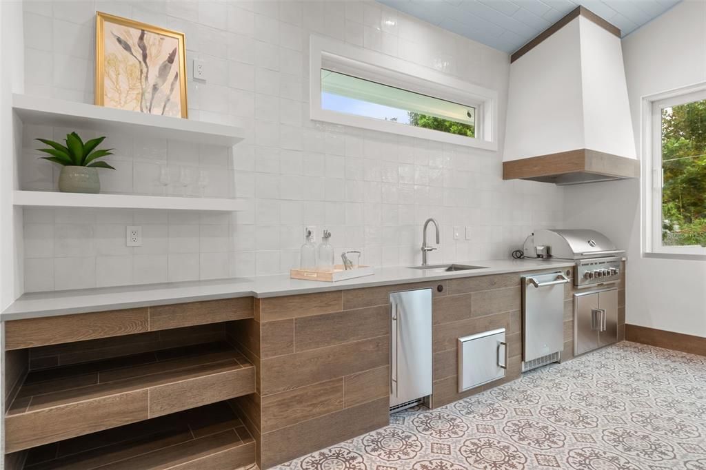 For Sale: $3,799,000 (5 beds, 5 baths, 5296 Square Feet)