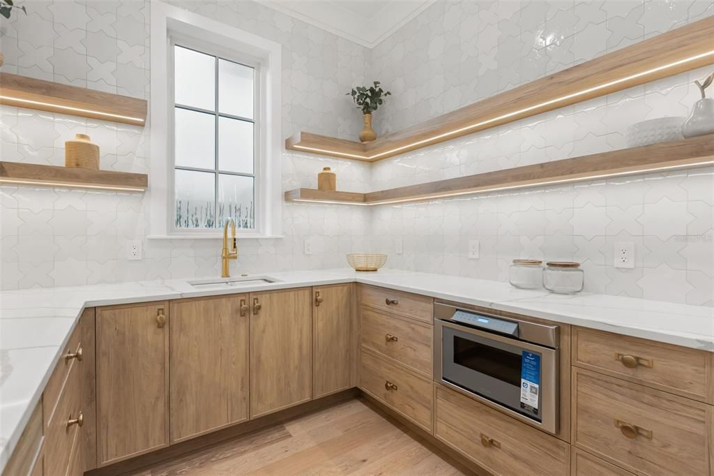 For Sale: $3,799,000 (5 beds, 5 baths, 5296 Square Feet)