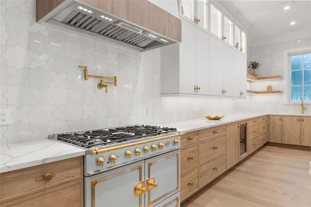 For Sale: $3,799,000 (5 beds, 5 baths, 5296 Square Feet)