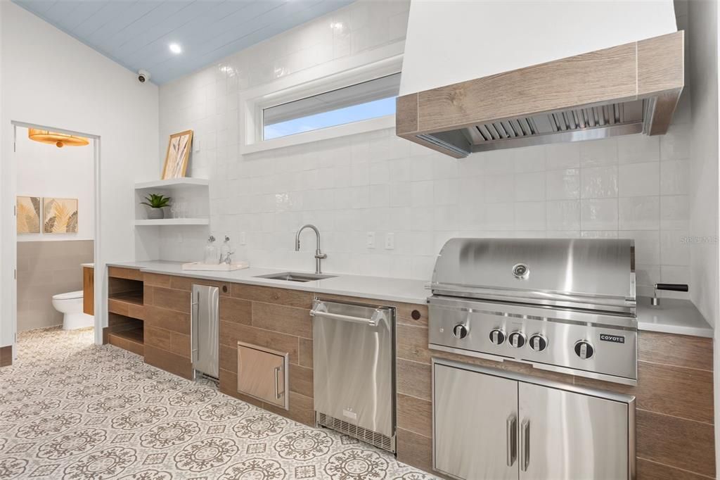 For Sale: $3,799,000 (5 beds, 5 baths, 5296 Square Feet)