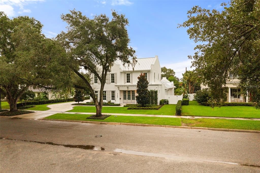 For Sale: $3,799,000 (5 beds, 5 baths, 5296 Square Feet)