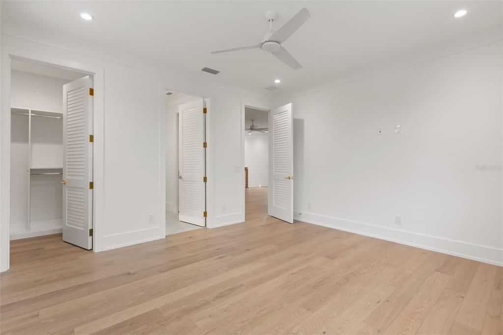 For Sale: $3,799,000 (5 beds, 5 baths, 5296 Square Feet)