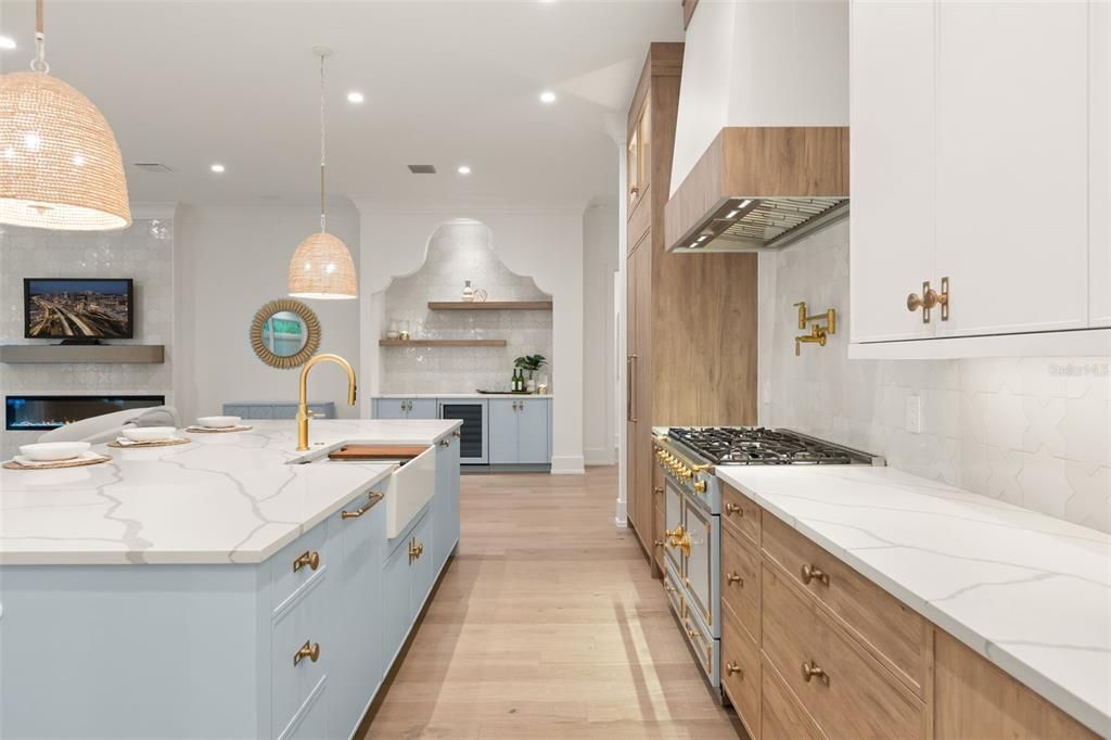 For Sale: $3,799,000 (5 beds, 5 baths, 5296 Square Feet)
