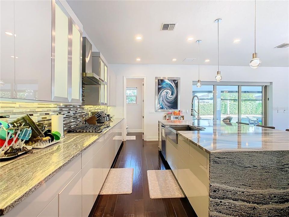 For Sale: $1,950,000 (5 beds, 4 baths, 4329 Square Feet)