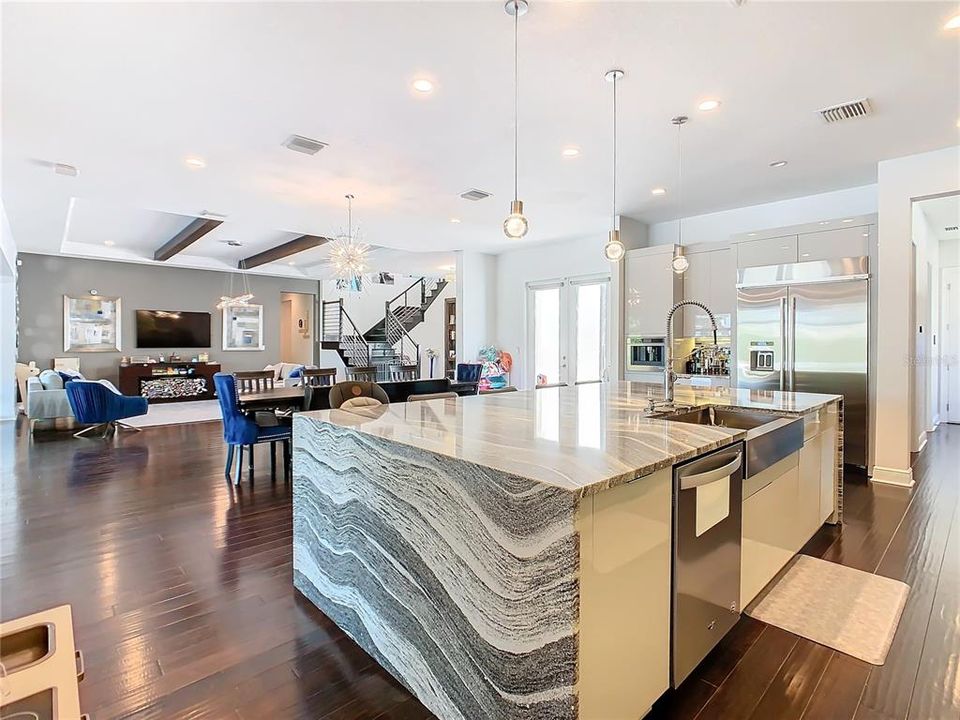 For Sale: $1,950,000 (5 beds, 4 baths, 4329 Square Feet)